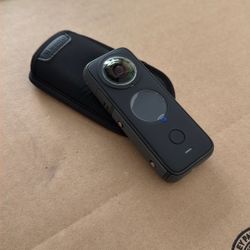 Insta360 X2