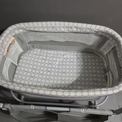 Newborn Crib/bassinet