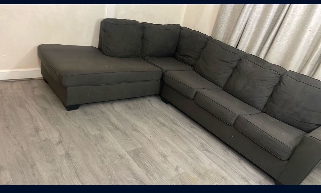 Sofa /couch !!! Need In Gone