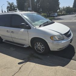 2003 Chrysler Town & Country