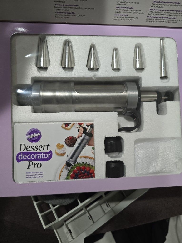 Wilton Desert Decorator Pro