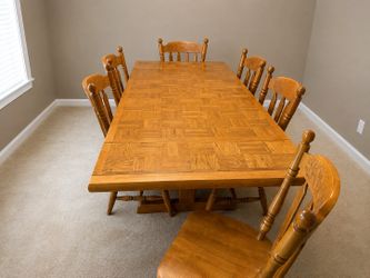 Vintage Solid Oak Dining Table & 6 Chairs – Made in Yugoslavia – 2 Leaves - Original Finish