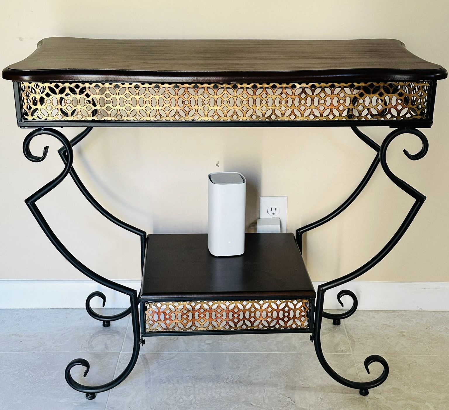 Console table and wall frame