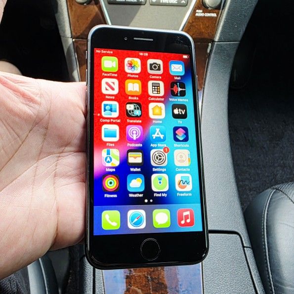 64GB Unlocked iPhone 8 Excellent Condition Works With All Carriers