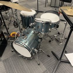 Ludwig Break Beat Drum Set