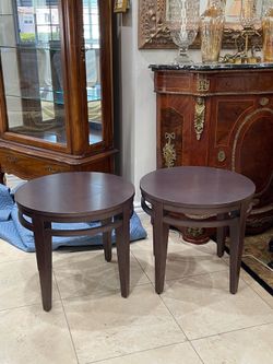 Pair of Elegant Espresso Finish Round Solid Wood Side Tables🌷$75 A Pair