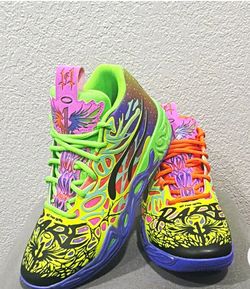 PUMA LAMELO SIZE 10.5