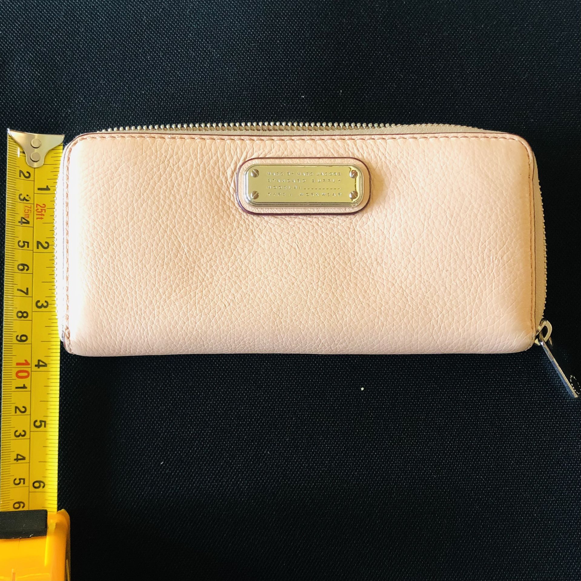 Marc by Marc Jacobs Q Slim Zip Around Wallet EUC