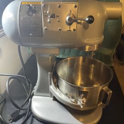 Hobart n-50 5 Quart Mixer , Completly Rebuilt 