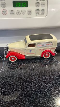 1/19 Scale SoLido made In France Ford V8