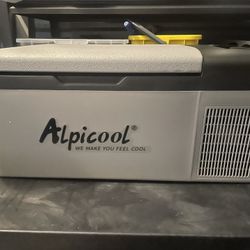 Alpicool Portable Fridge/Freezer – Works Great! | 12V/24V/110V 