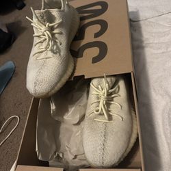 Yeezy Boost 350 V2