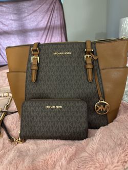 Pocketbook with wallet