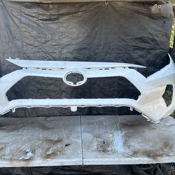 Toyota Rav4 LE   XLE  Front Bumper 