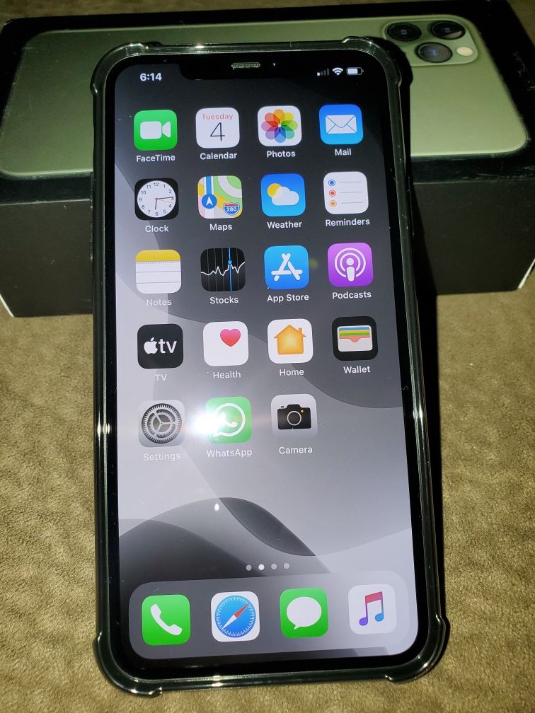 950$ firm/ Iphone 11 pro max 512gb blacklisted, but working with any carrier with pre-paid service except t-mobile or metro