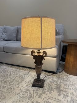 Vintage Style Decorative Table Lamp – Works Great