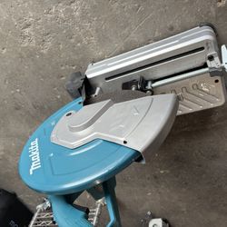 Makita  Chopsaw  18v X2 Cordless Takes Two Batteries