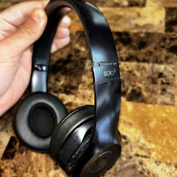 Beats Solo3 Wireless - Great Sound & Battery (Cosmetic Wear)