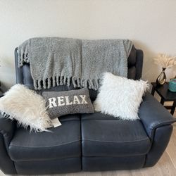 Loveseat 