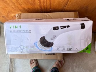 Electronic cleaning brush