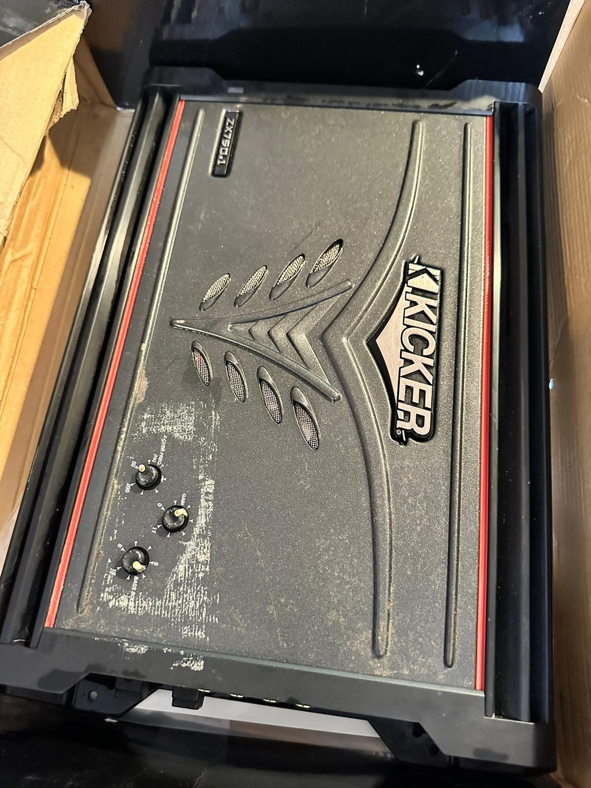 Power Amp Kicker ZX750.1 Class D Monoblock Amplifier ( 11ZX750.1 ). May have marks or scratches from being previously owned Seller refurbished 