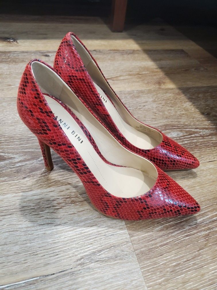 Red Pumps Shoes heel size 7M