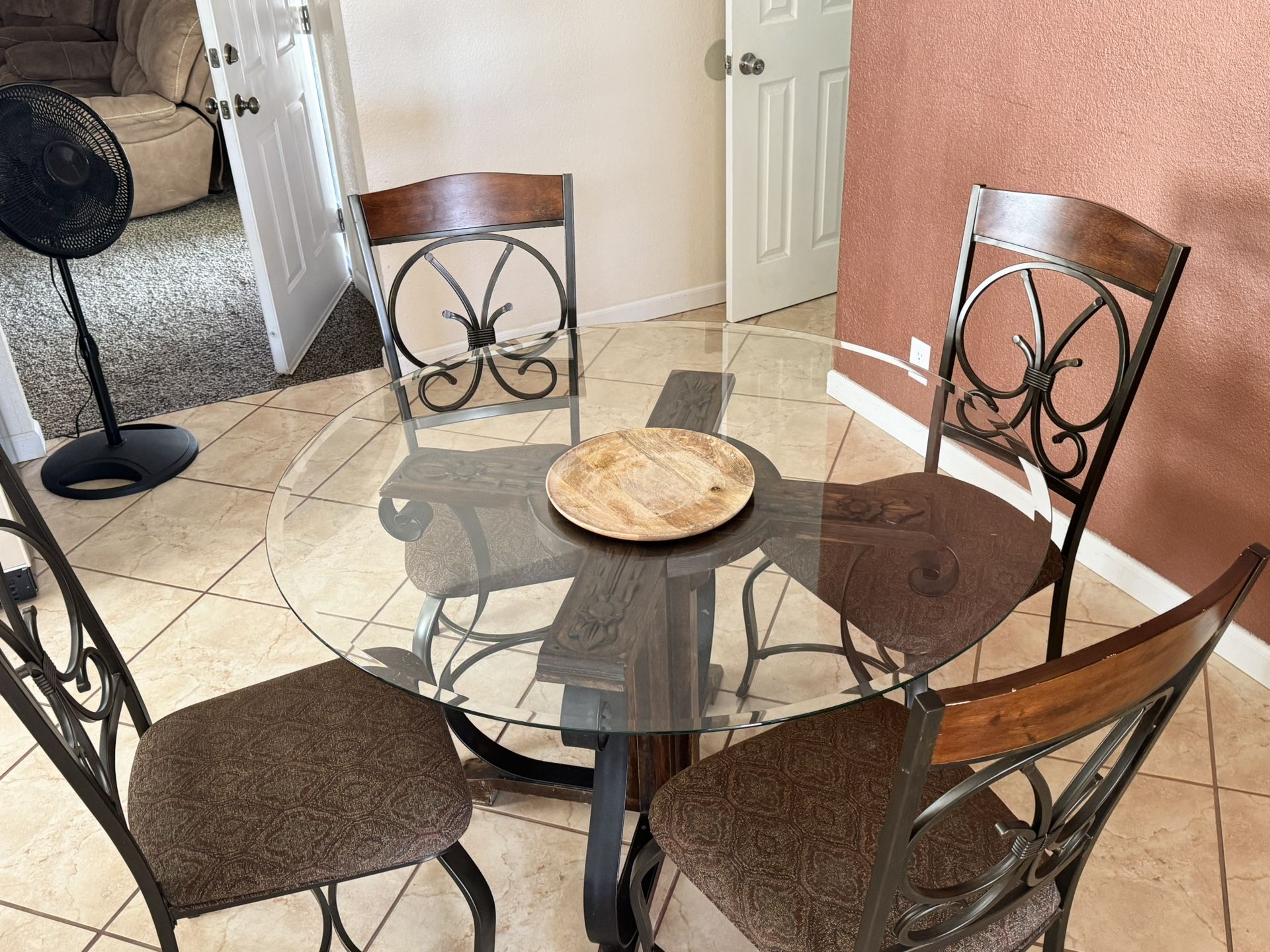 Glass kitchen table with Chairs