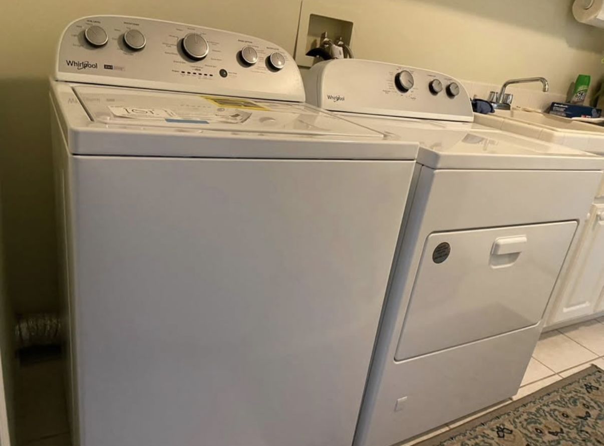 Whirlpool Washer and Dryer- Lightly Used