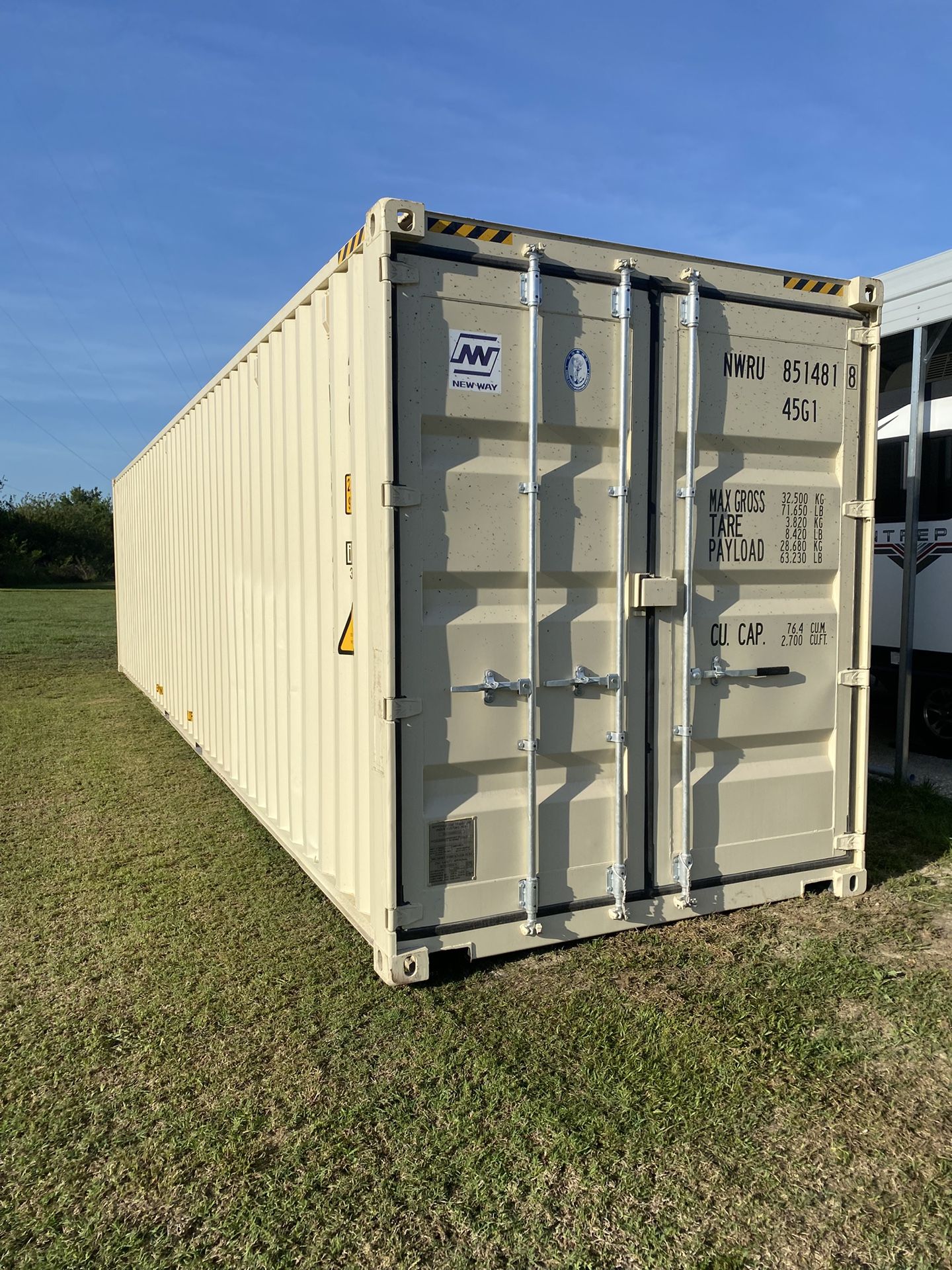 STORAGE CONTAINERS/ CONTENEDORES