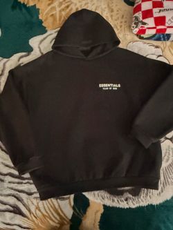 Black essential hoodie
