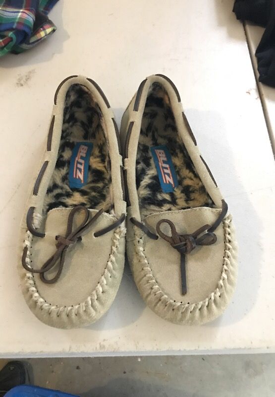 Size 6 moccasins