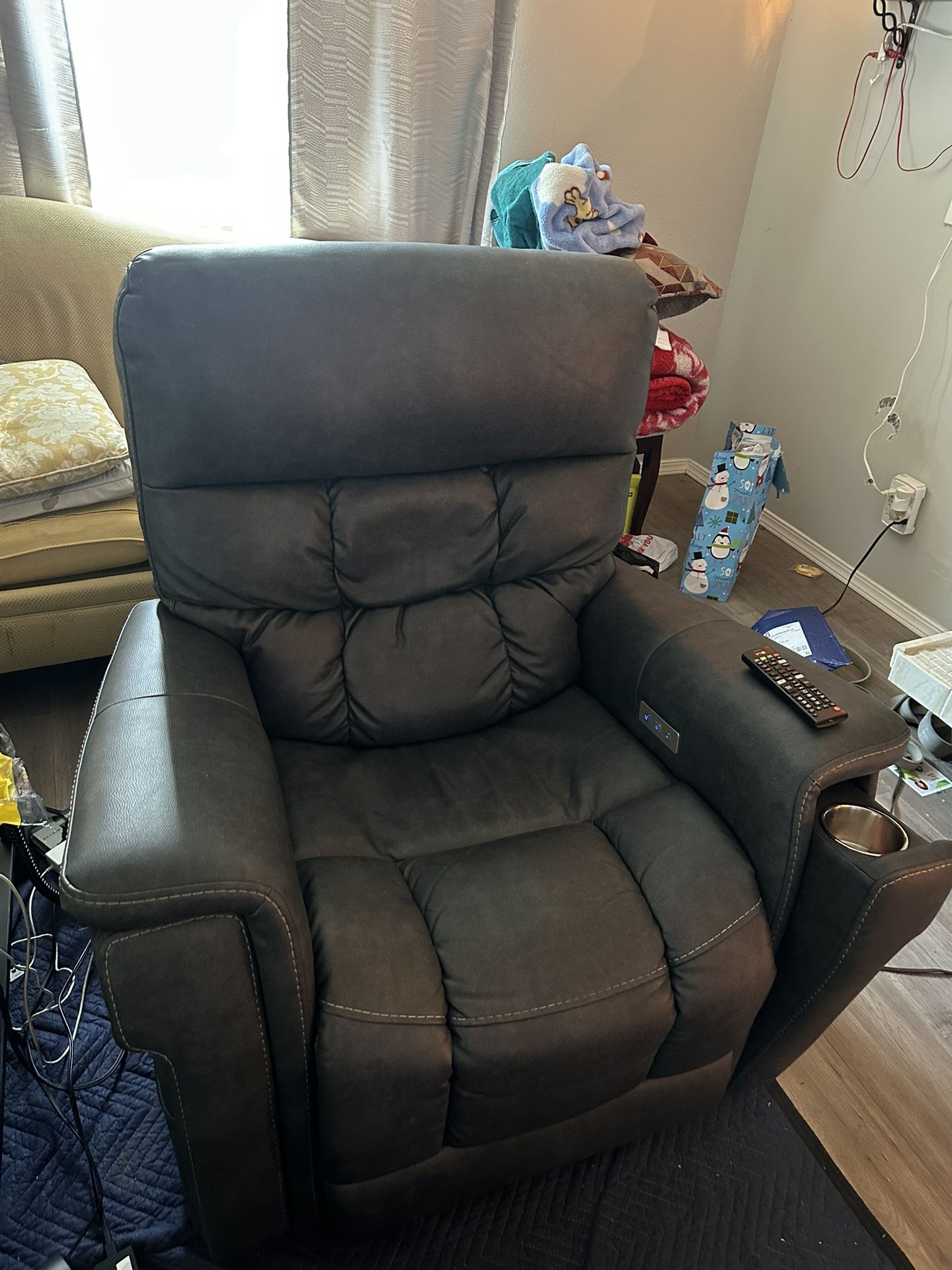 Vivdator Chair