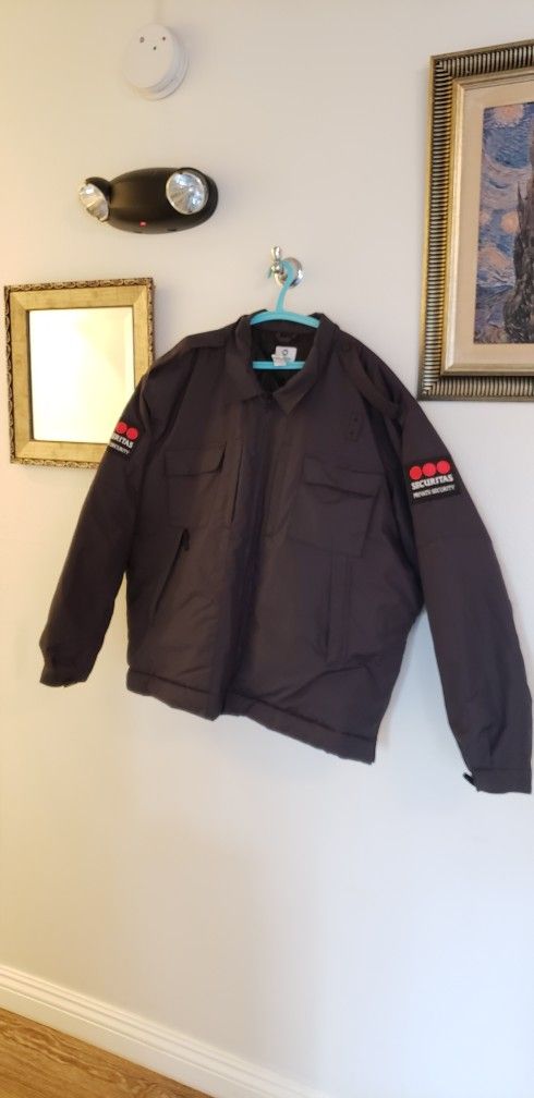Men's Security Guard Jacket Uniform, Men's Size 3XL, Black Winter Jacket
To Keep You Warm. Made By VF Solutions FOR SECURITAS Private Company.
