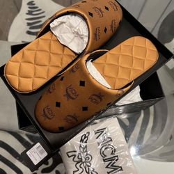 Unisex MCM slippers new in box