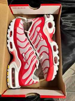 Women’s Nike Air Max Plus pink and White Sneakers