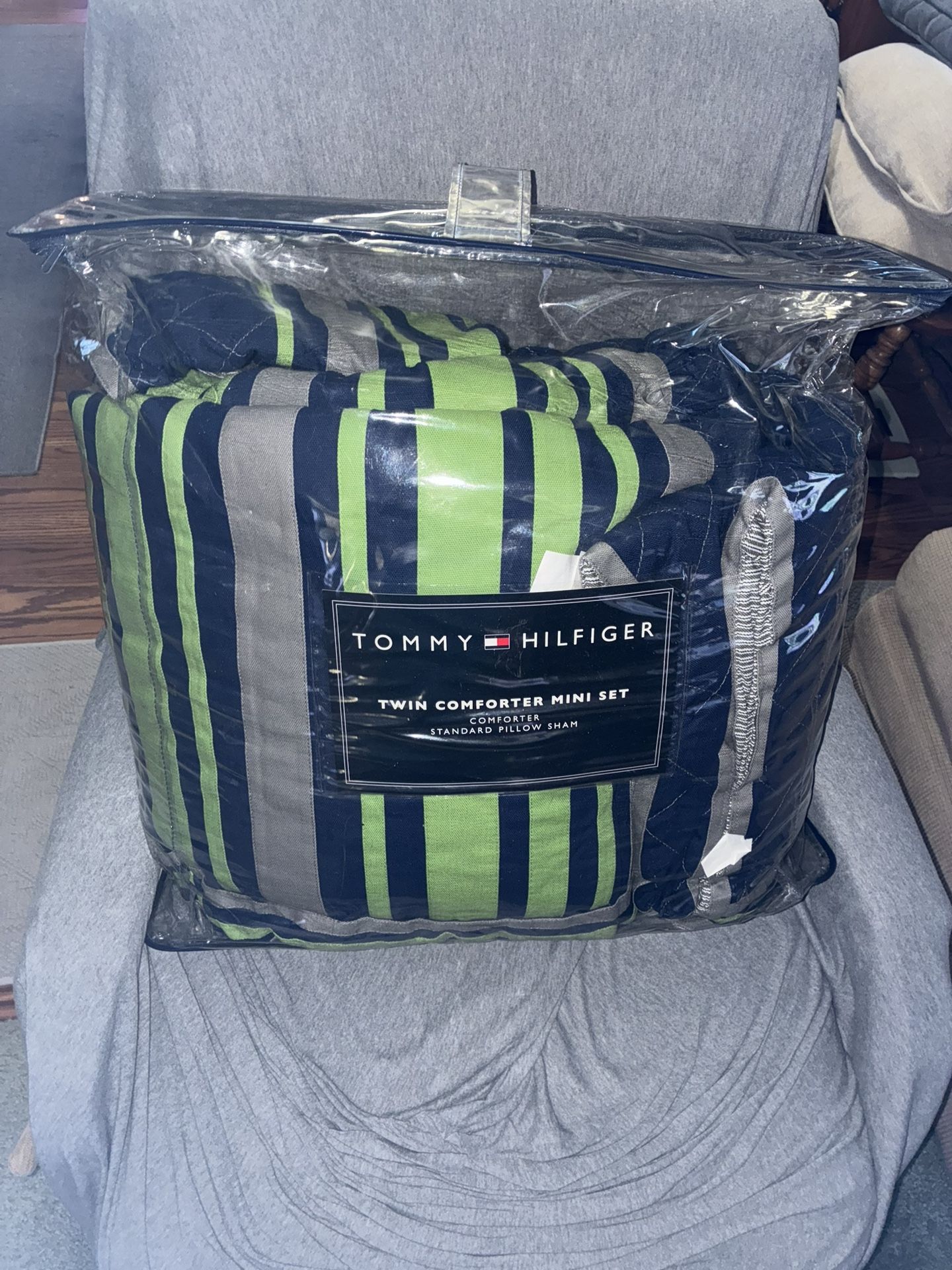 Tommy Hilfiger Comforter 