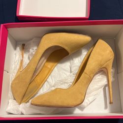 woman shoe dazzle heels 