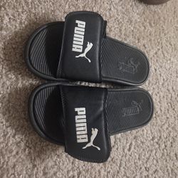 Boys Puma Slides / sandals 