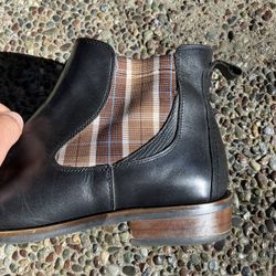 Robert Graham Chelsea Boots  (Size 10)
