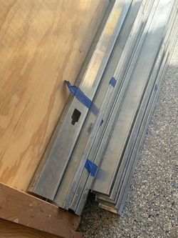 Aluminum. 125 17 piece. Size. 9 feet high 3/2 inches. All 17 piece. Used in good condition.