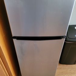 Small Fridge With Freezer