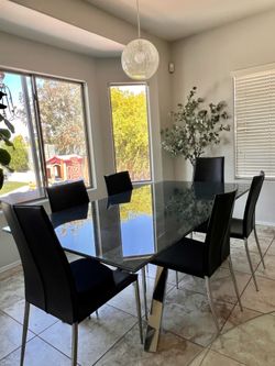 Modern Copenhagen Dinner Table for 6