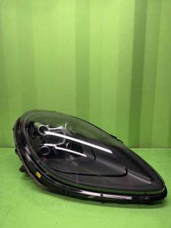 2019 2020 2021 2022 PORSCHE MACAN Right Passenger Side Headlight OEM 95B.941.010.AN