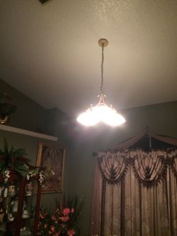 Hampton Bay three bol chandelier