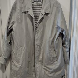 Eddie Bauer Coat With Lining Size XL Gray