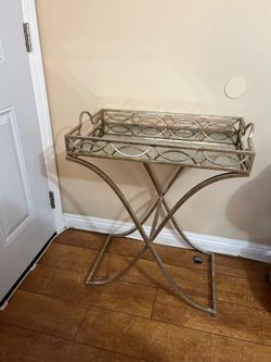 Metal golden and silver mirror bartray that you can use in different ways