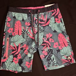 NEW Men’s Swimsuit/ trunks, small