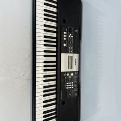 Yamaha PSR-E223 Electronic Keyboard Piano 61 Keys – Tested, Sounds Great!