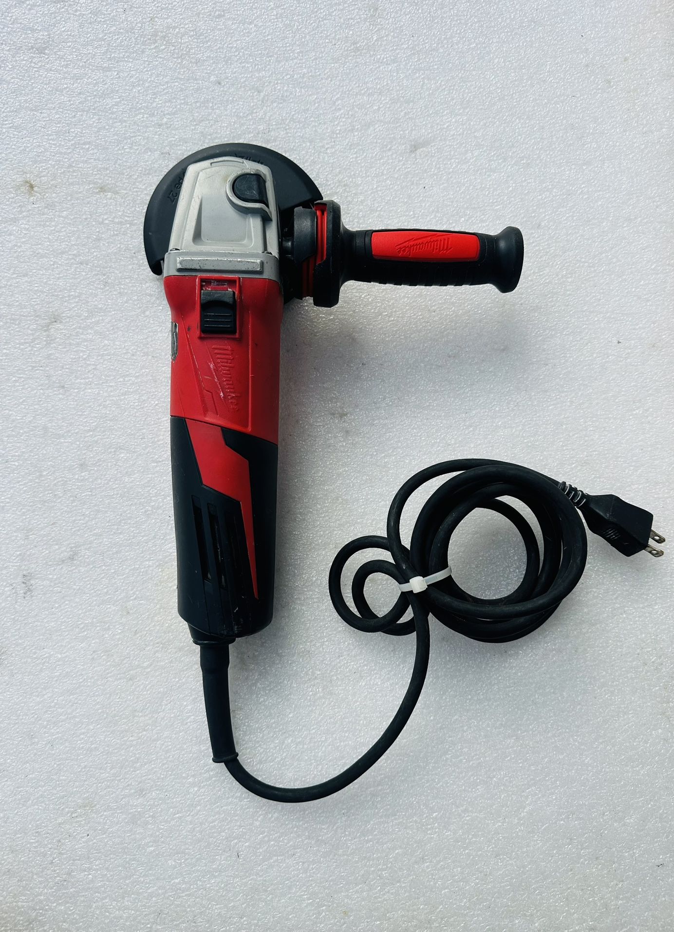 Milwaukee 6117-33D 13 Amp 5 in. Small Angle Grinder with Dial Speed