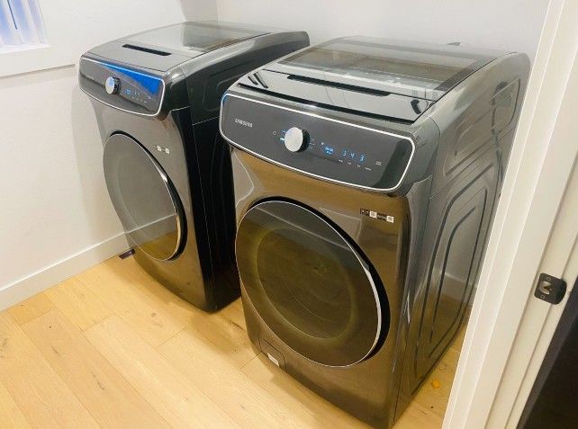 New Samsung Washer & Dryer Set